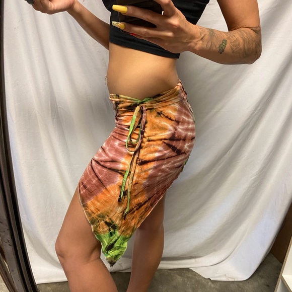 Cute hippie fairy tie dye skirt <3 - Picture 2 of 5